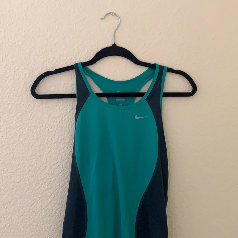 NIKE TANK